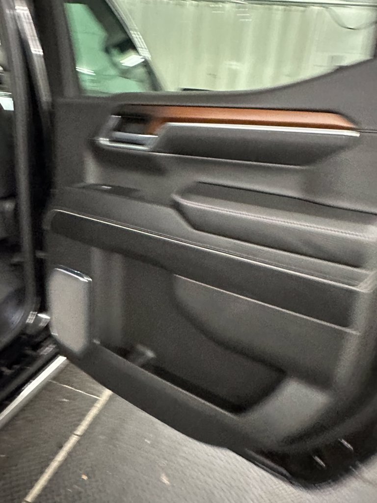 Used 2024 GMC Sierra 1500 Denali w/ Denali Reserve Package AWD/4WD image 29
