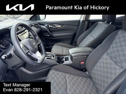 Used 2017 Nissan Rogue Sport SV FWD image 20