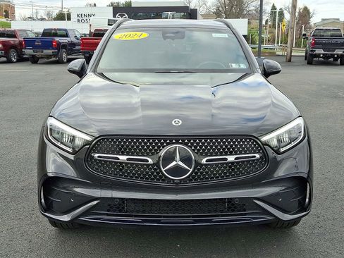 Used 2024 Mercedes-Benz GLC 300 4MATIC image 3