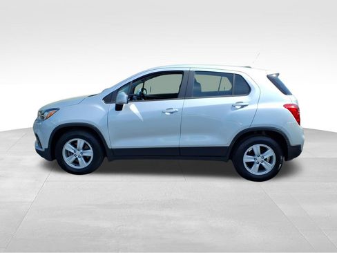 Used 2020 Chevrolet Trax LS FWD image 21