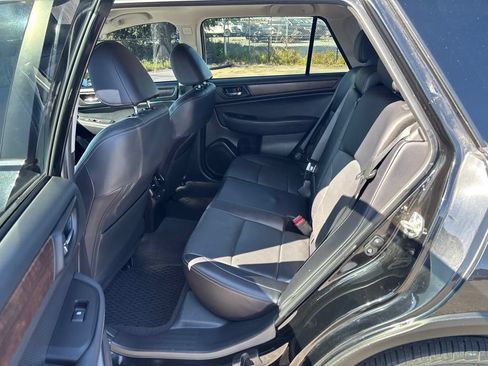 Used 2017 Subaru Outback 3.6R Limited AWD/4WD image 9