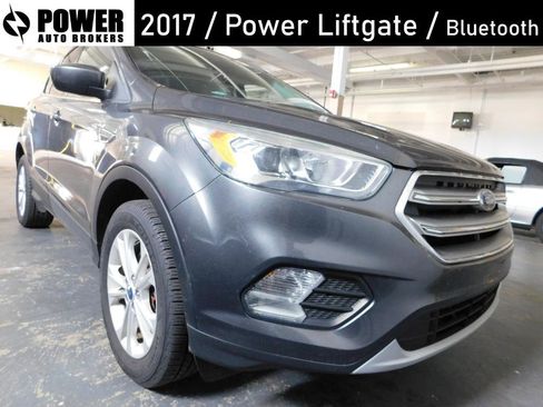 Used 2017 Ford Escape SE w/ Equipment Group 201A AWD/4WD image 1