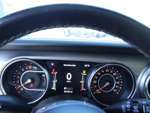 Used 2022 Jeep Wrangler Unlimited Sahara w/ LED Lighting Group AWD/4WD image 21