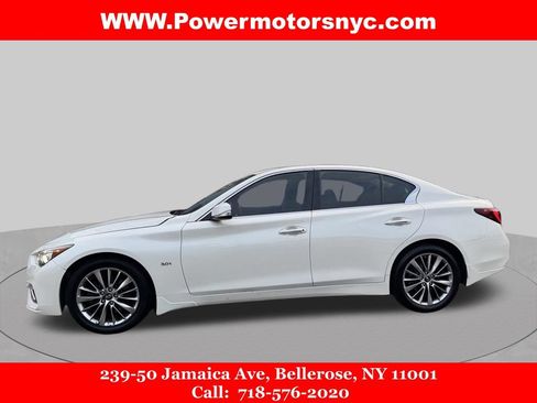 Used 2018 INFINITI Q50 Luxe w/ Essential Package (3.0T Luxe) AWD/4WD image 2