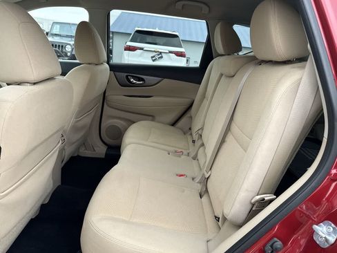 Used 2016 Nissan Rogue SV w/ SV Premium Package image 17