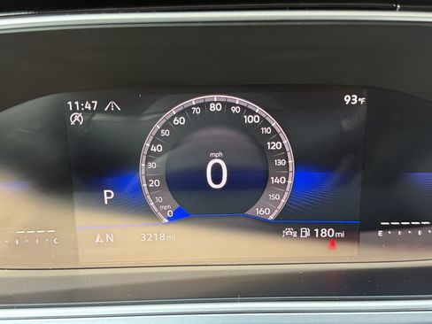 Used 2025 Volkswagen Taos SE w/ Panoramic Sunroof Package AWD/4WD image 13