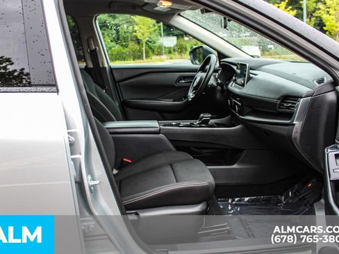 Used 2024 Nissan Rogue S FWD image 19