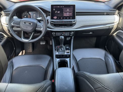Used 2024 Jeep Compass Latitude AWD/4WD image 23