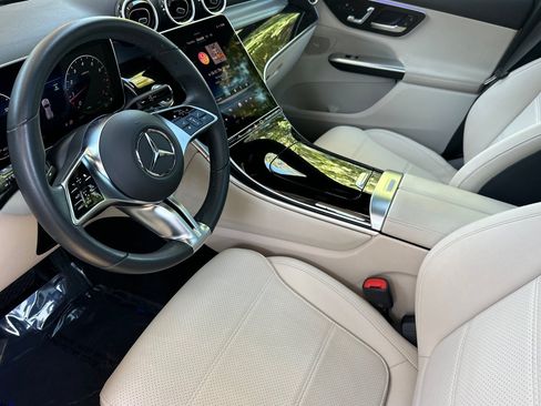 Used 2026 Mercedes-Benz GLC 300 4MATIC image 4