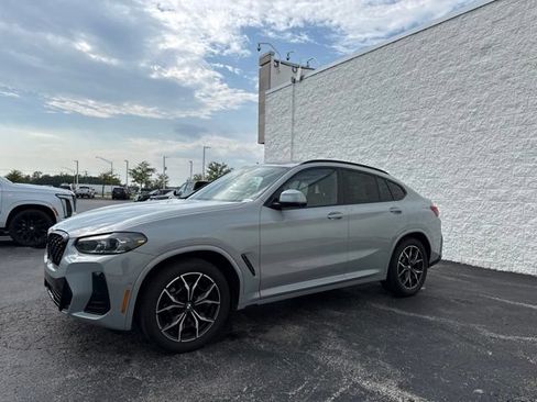 Used 2024 BMW X4 xDrive30i w/ Premium Package AWD/4WD image 3