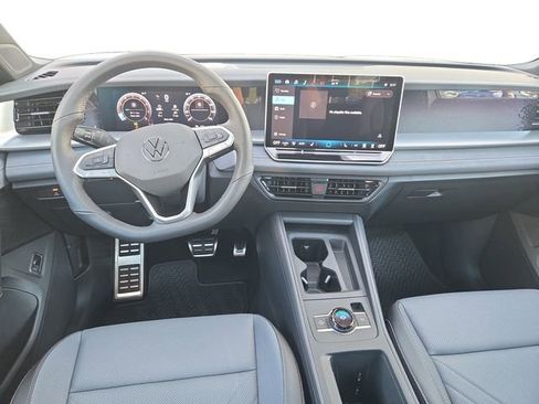 New 2026 Volkswagen Tiguan SE R-Line image 16