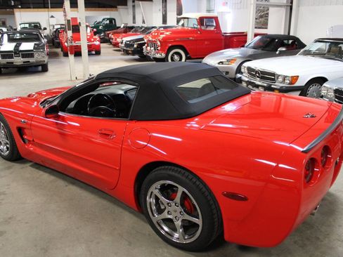 Used 2004 Chevrolet Corvette Convertible w/ Preferred Equipment Group image 17