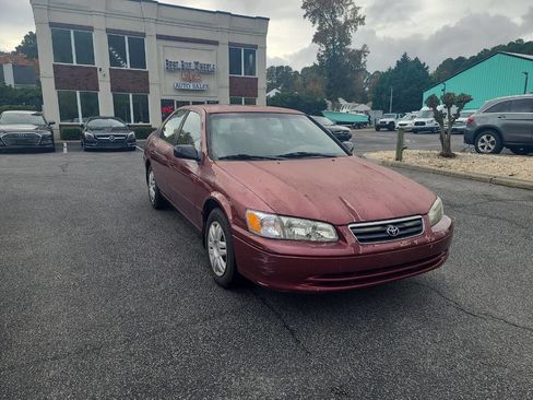 Used 2001 Toyota Camry LE image 1