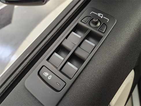 Used 2025 Land Rover Discovery Sport Dynamic SE image 22