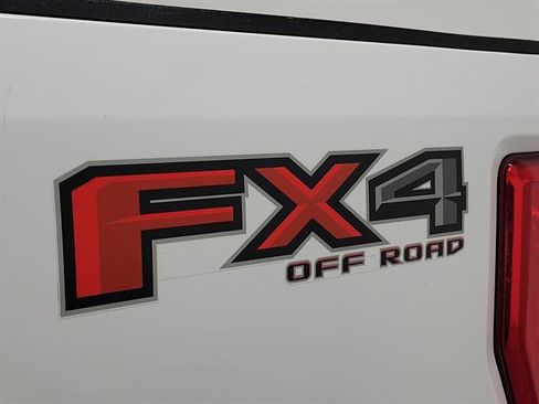 Used 2018 Ford F250 XLT w/ XLT Premium Package image 8