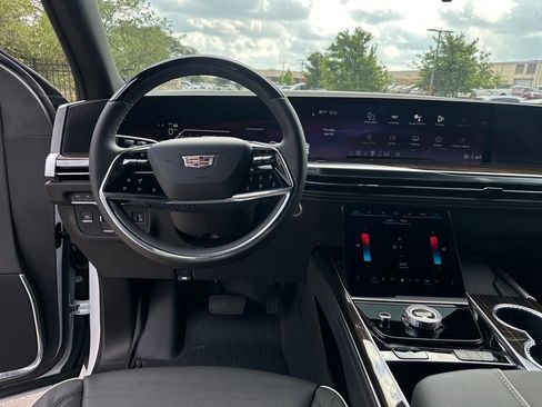 New 2026 Cadillac Escalade Luxury w/ LPO, Floor Liner Package AWD/4WD image 35