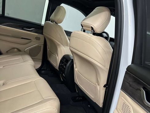 Used 2022 Jeep Grand Cherokee Limited 4xe w/ Luxury Tech Group II AWD/4WD image 31