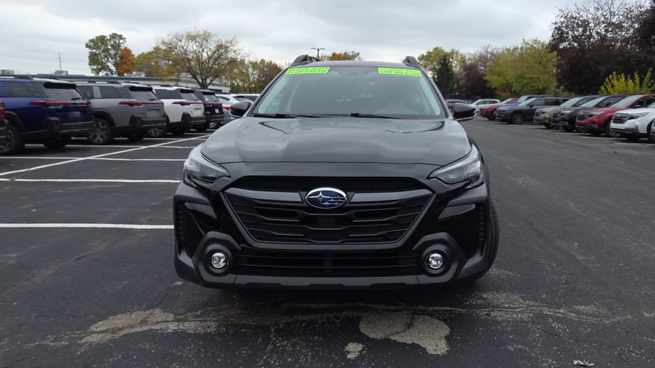 Certified 2025 Subaru Outback Premium w/ Popular Package #1A AWD/4WD image 3