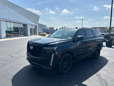 Certified 2024 Cadillac Escalade Sport Platinum w/ LPO, ONYX Package AWD/4WD image 2