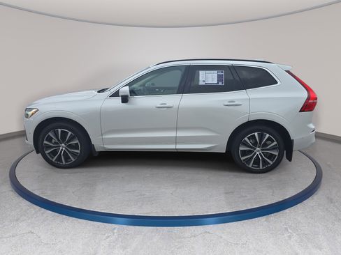 Used 2022 Volvo XC60 B5 Momentum w/ Advanced Package FWD image 8