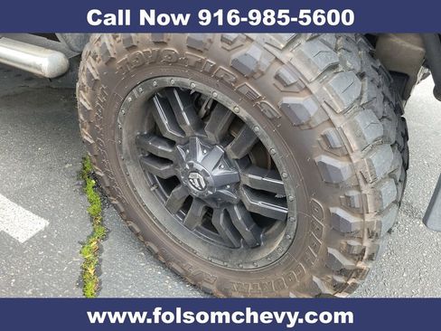 Used 2018 GMC Sierra 2500 SLE w/ HD SLE Preferred Plus Package image 2