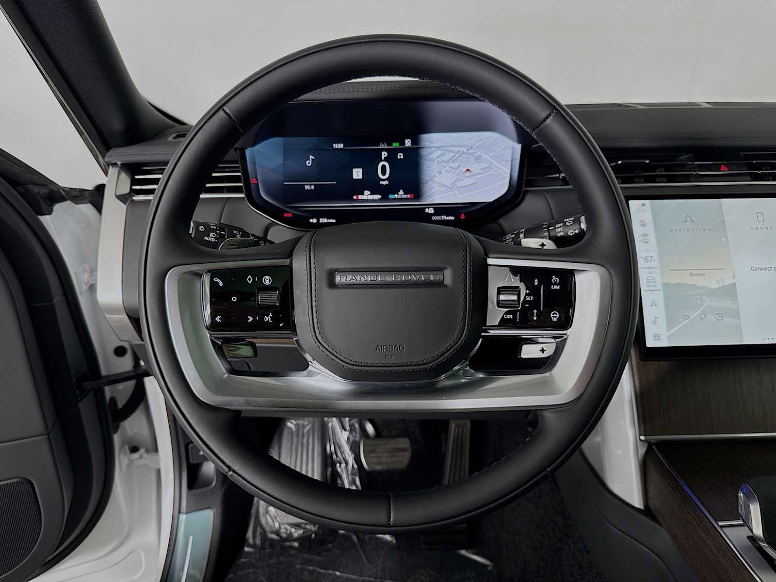 New 2026 Land Rover Range Rover Long Wheelbase SE AWD/4WD image 12
