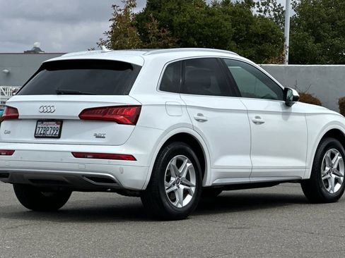 Used 2018 Audi Q5 2.0T Premium Plus w/ Premium Plus Package AWD/4WD image 2