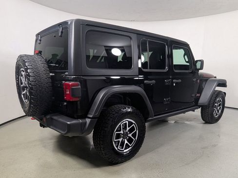 Used 2024 Jeep Wrangler Unlimited Rubicon AWD/4WD image 8