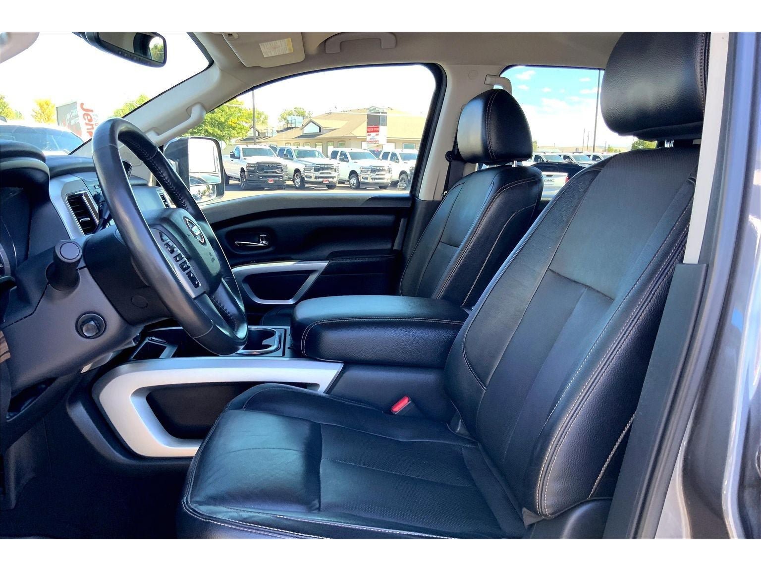 Used 2016 Nissan Titan SL AWD/4WD image 26