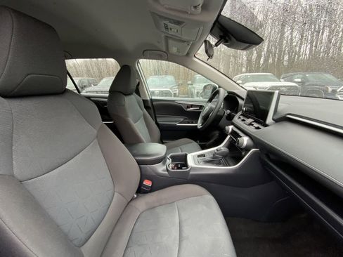 Used 2025 Toyota RAV4 XLE image 23