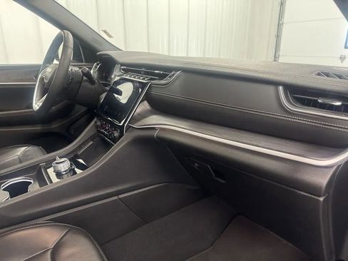 Used 2024 Jeep Grand Cherokee L Limited w/ Luxury Tech Group II AWD/4WD image 25