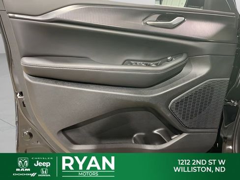 New 2026 Jeep Grand Cherokee Laredo X AWD/4WD image 15