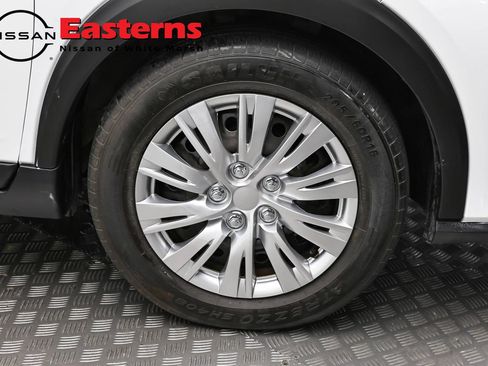 Used 2023 Nissan Kicks S FWD image 30