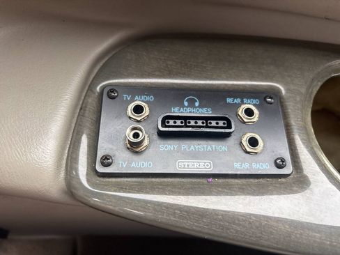 Used 2004 Chevrolet Express 1500 RWD image 25