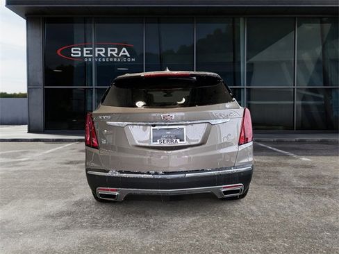 Certified 2023 Cadillac XT5 Premium Luxury w/ LPO, Floor Liner Package image 3