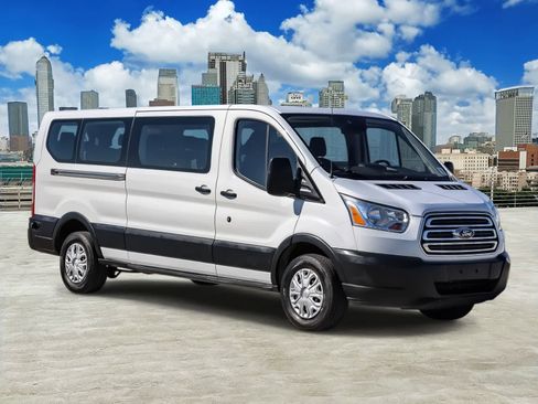 Used 2019 Ford Transit 350 XLT RWD image 3