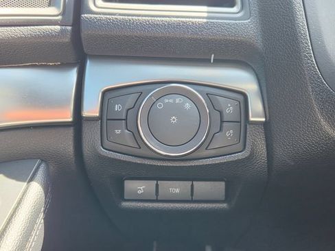 Used 2018 Ford Explorer XLT w/ Equipment Group 202A AWD/4WD image 40