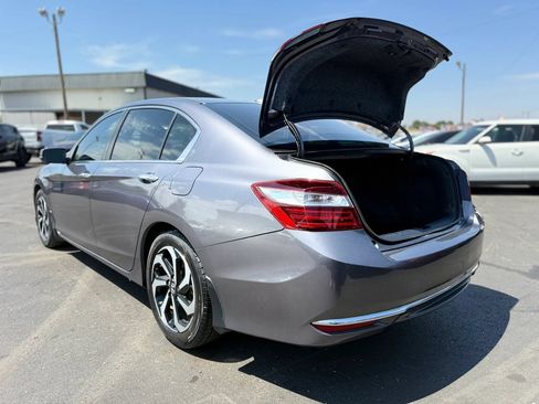 Used 2016 Honda Accord EX image 9