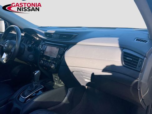 Used 2019 Nissan Rogue SL w/ Premium Package image 37