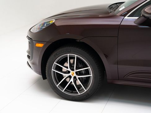 Used 2026 Porsche Macan AWD/4WD image 11