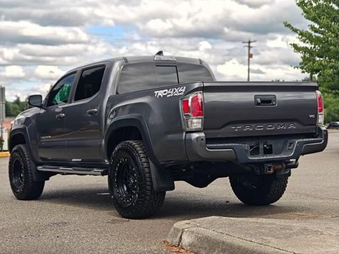 Used 2021 Toyota Tacoma TRD Off-Road w/ Technology Package AWD/4WD image 5