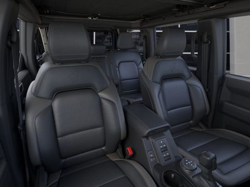 New 2025 Ford Bronco Outer Banks w/ Sasquatch Package image 10