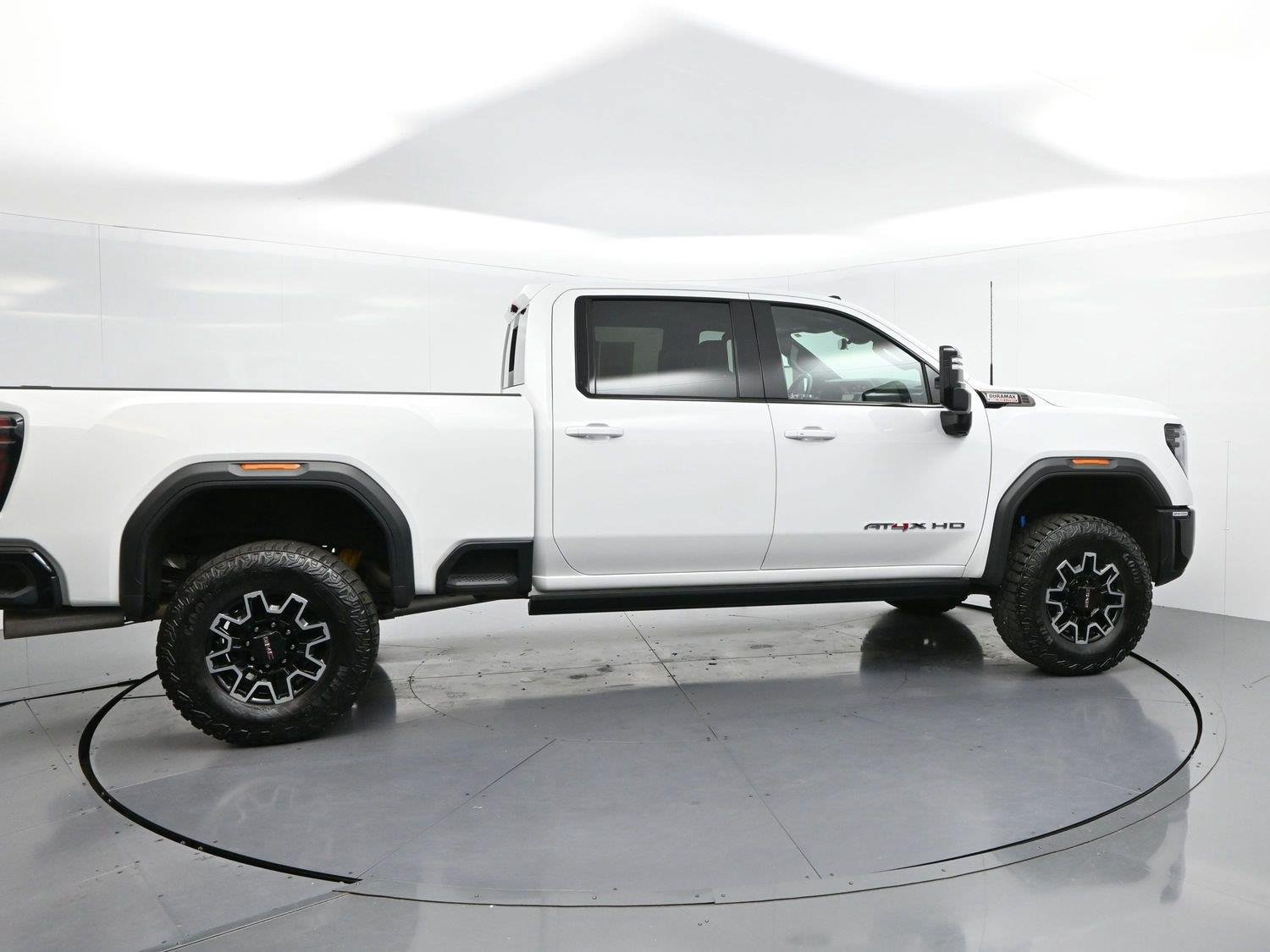 Used 2024 GMC Sierra 2500 AT4X AWD/4WD image 8
