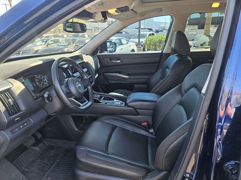 Used 2022 Nissan Pathfinder SL w/ SL Premium Package FWD image 12