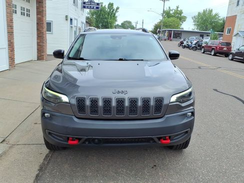 Used 2022 Jeep Cherokee Trailhawk w/ Comfort/Convenience Group AWD/4WD image 3