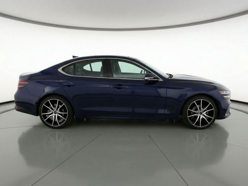 Used 2025 Genesis G70 2.5T image 11