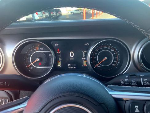 Used 2021 Jeep Wrangler Unlimited Sahara AWD/4WD image 26