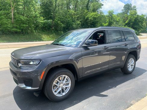 New 2025 Jeep Grand Cherokee L Laredo w/ Luxury Tech Group I image 4