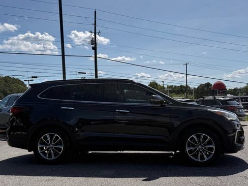 Used 2017 Hyundai Santa Fe SE w/ SE Premium Package 02 FWD image 6