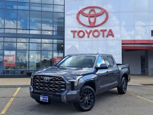 Used 2023 Toyota Tundra Platinum AWD/4WD image 1